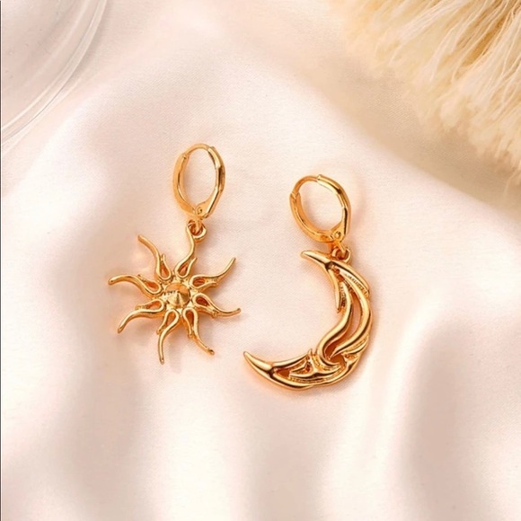 Jewelry - Gold 3/$30 Gold Sun & Moon Earrings